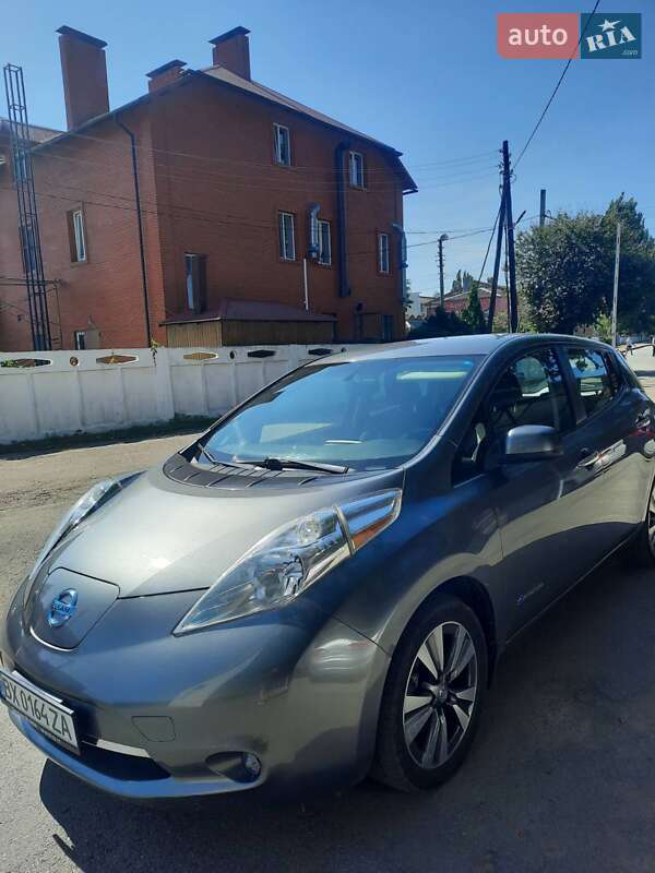 Хэтчбек Nissan Leaf 2014 в Славуте