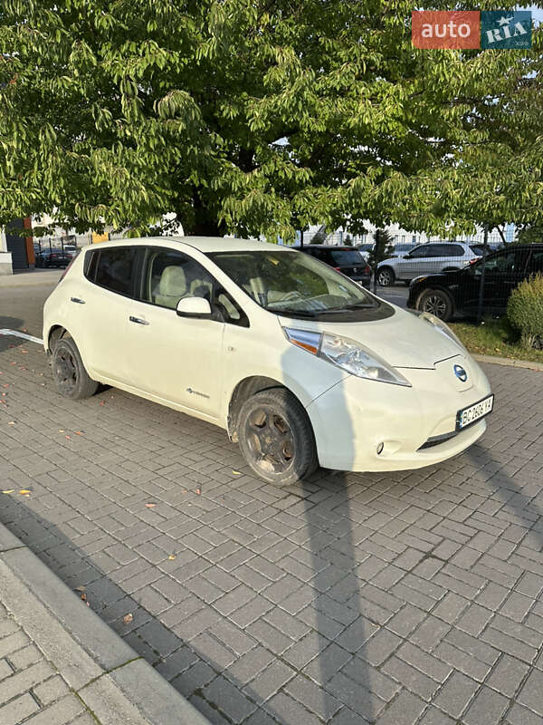 Хэтчбек Nissan Leaf 2011 в Львове Хэтчбек Nissan Leaf 2011 в Львове