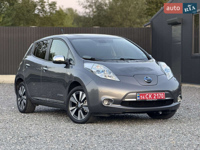 Хетчбек Nissan Leaf 2013 в Дрогобичі Хетчбек Nissan Leaf 2013 в Дрогобичі