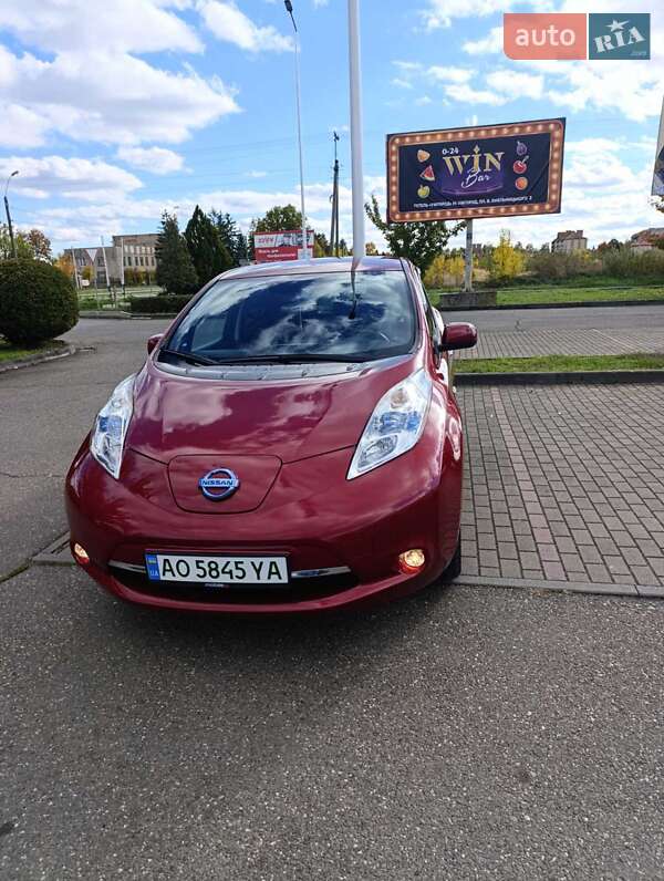 Хэтчбек Nissan Leaf 2016 в Виноградове