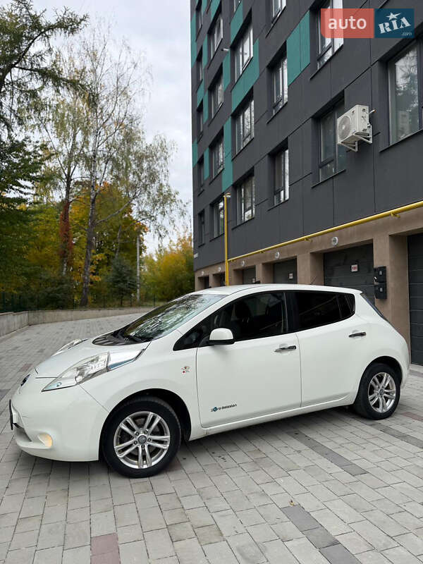 Хэтчбек Nissan Leaf 2014 в Тернополе Хэтчбек Nissan Leaf 2014 в Тернополе