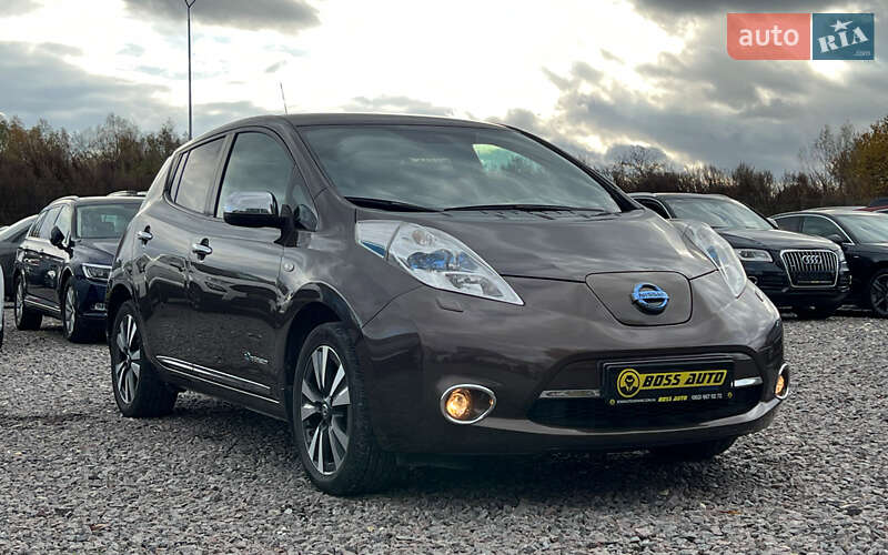 Хэтчбек Nissan Leaf 2015 в Львове Хэтчбек Nissan Leaf 2015 в Львове