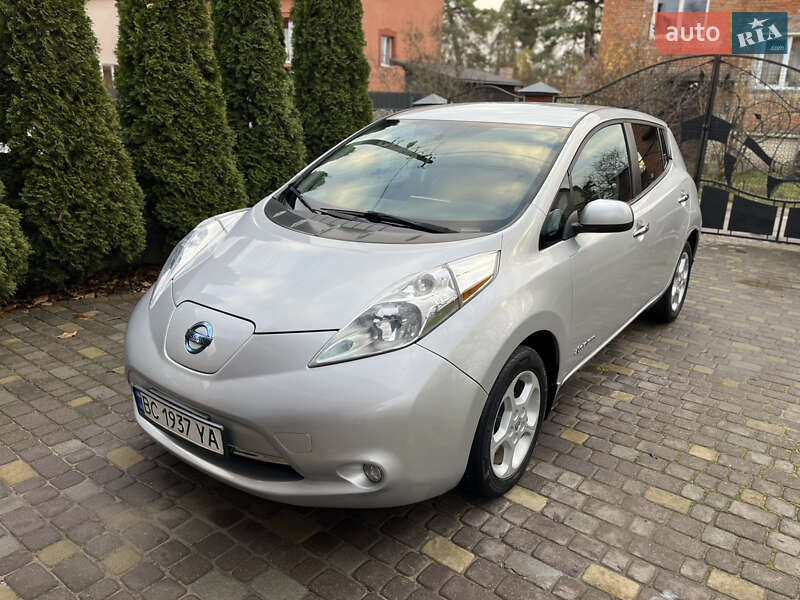 Хэтчбек Nissan Leaf 2015 в Львове Хэтчбек Nissan Leaf 2015 в Львове