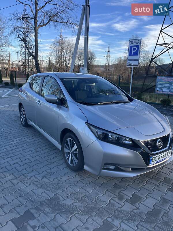 Хэтчбек Nissan Leaf 2020 в Калуше