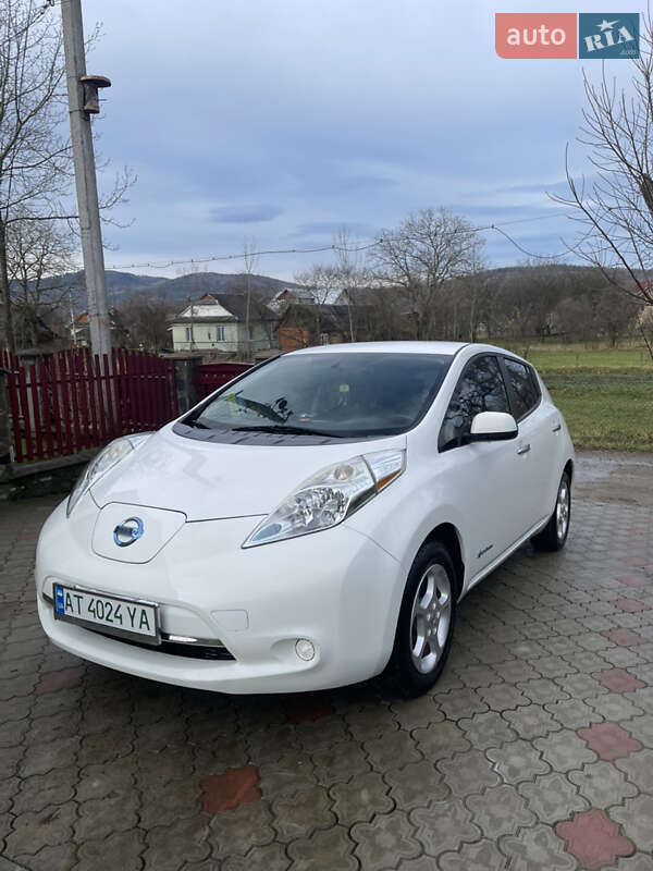 Хэтчбек Nissan Leaf 2014 в Надворной