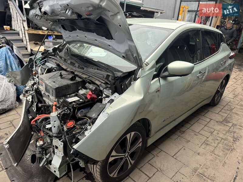 Хэтчбек Nissan Leaf 2018 в Ровно