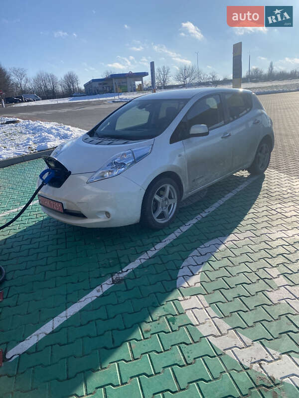 Хэтчбек Nissan Leaf 2014 в Ужгороде