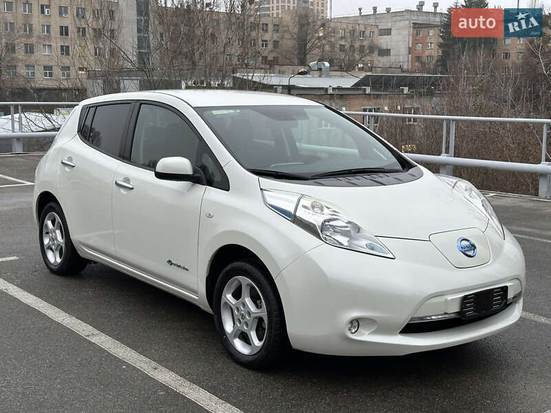 Хэтчбек Nissan Leaf 2017 в Киеве