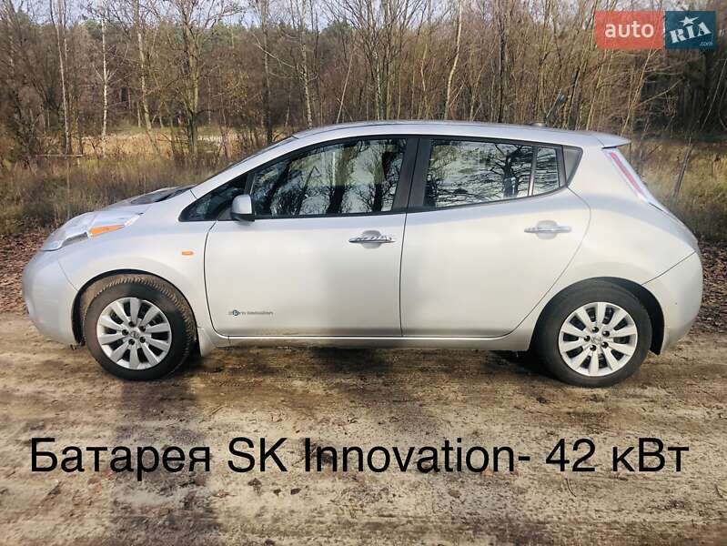 Хетчбек Nissan Leaf 2013 в Києві Хетчбек Nissan Leaf 2013 в Києві
