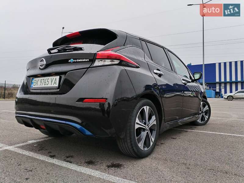 Хэтчбек Nissan Leaf 2021 в Ровно Хэтчбек Nissan Leaf 2021 в Ровно