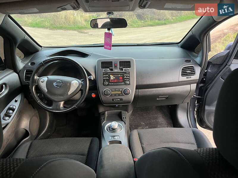 Хэтчбек Nissan Leaf 2013 в Одессе Хэтчбек Nissan Leaf 2013 в Одессе