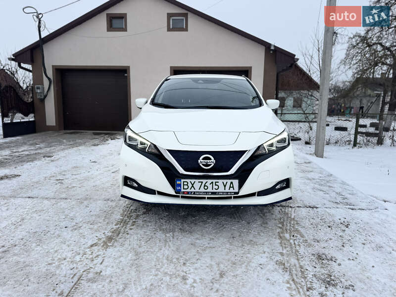 Хэтчбек Nissan Leaf 2020 в Хмельницком Хэтчбек Nissan Leaf 2020 в Хмельницком