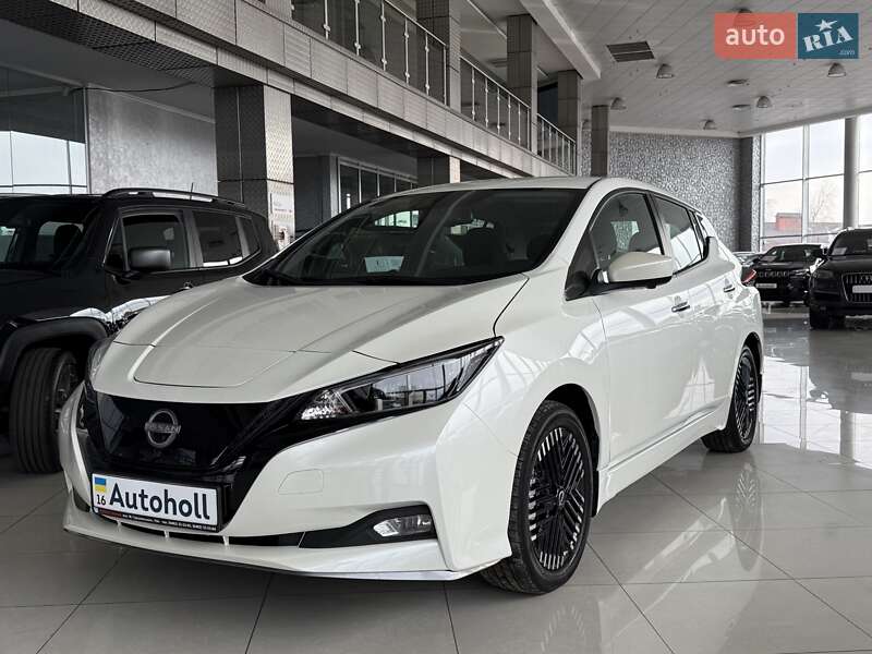 Хэтчбек Nissan Leaf 2023 в Одессе Хэтчбек Nissan Leaf 2023 в Одессе