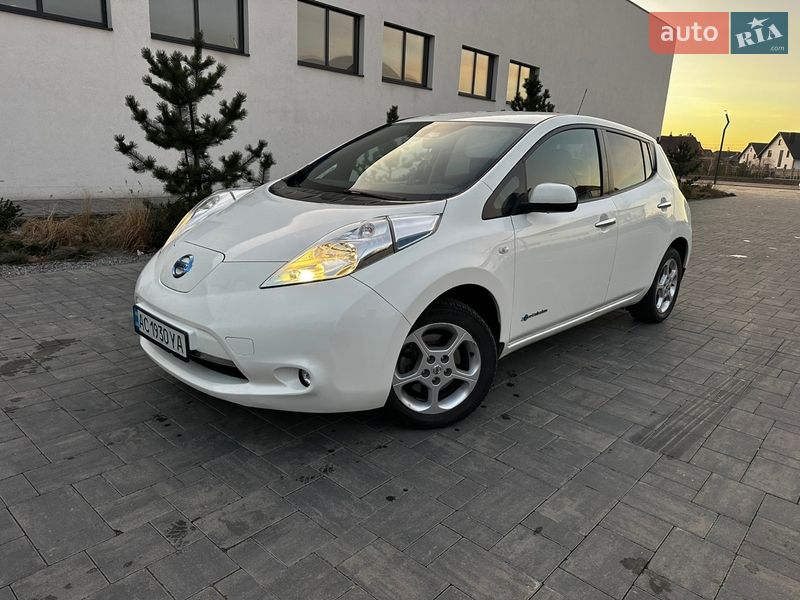 Хэтчбек Nissan Leaf 2016 в Луцке