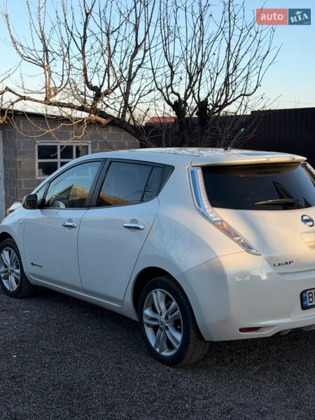 Хэтчбек Nissan Leaf 2013 в Одессе Хэтчбек Nissan Leaf 2013 в Одессе