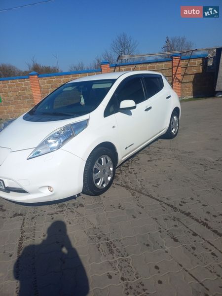 Хэтчбек Nissan Leaf 2014 в Владимире Хэтчбек Nissan Leaf 2014 в Владимире