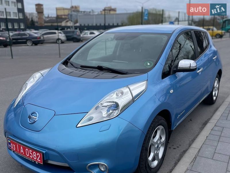 Хэтчбек Nissan Leaf 2013 в Киеве