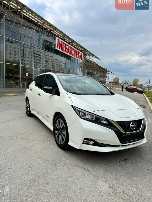 Хетчбек Nissan Leaf 2018 в Запоріжжі