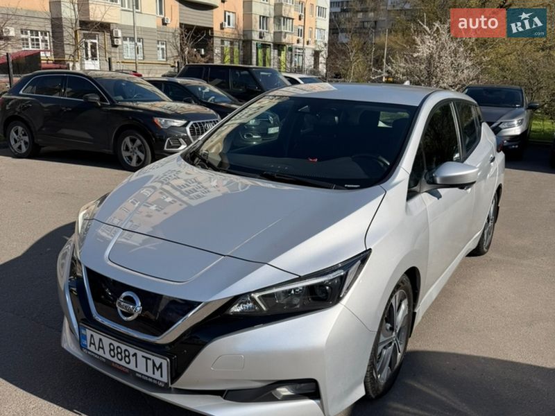 Хетчбек Nissan Leaf 2020 в Києві