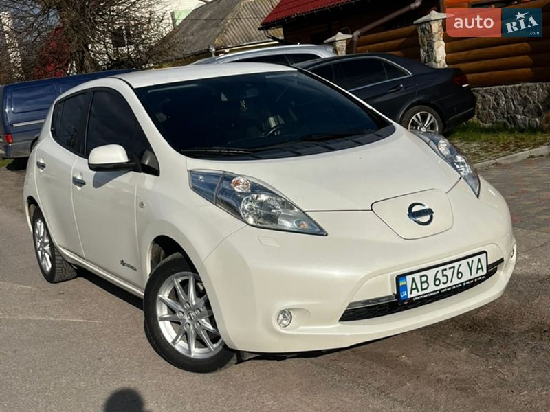 Хетчбек Nissan Leaf 2015 в Липовці