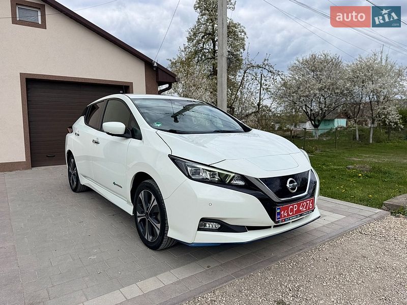 Хэтчбек Nissan Leaf 2019 в Хмельницком