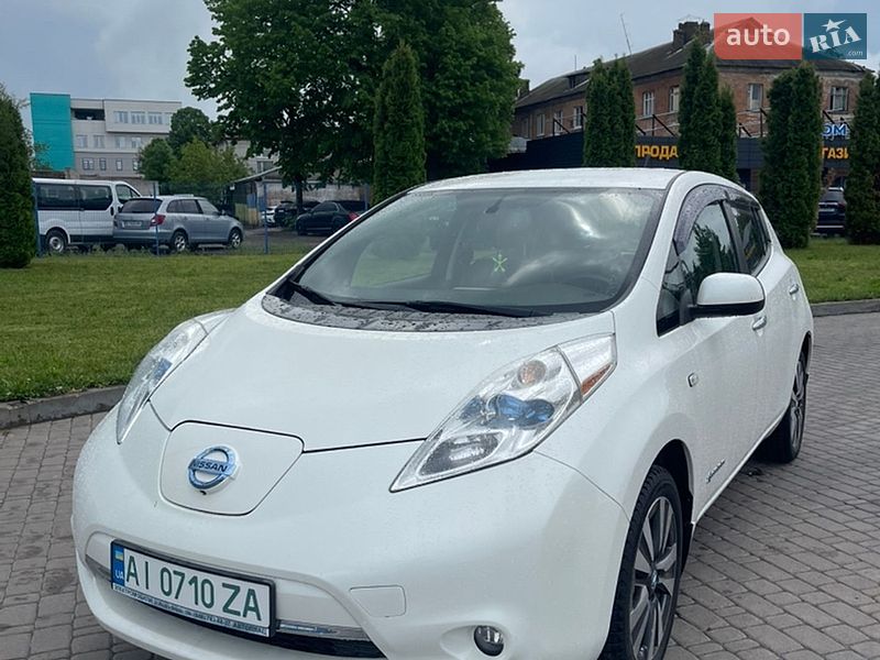 Хэтчбек Nissan Leaf 2013 в Белой Церкви Хэтчбек Nissan Leaf 2013 в Белой Церкви
