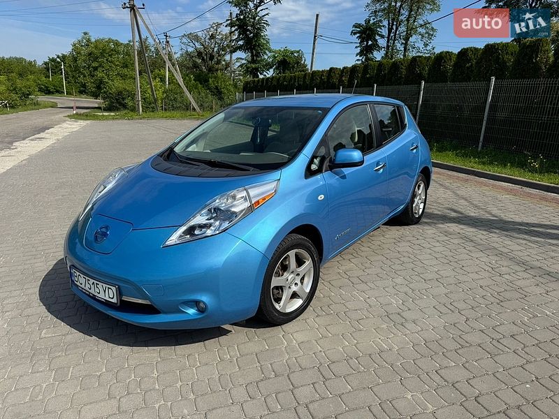 Хэтчбек Nissan Leaf 2012 в Николаеве