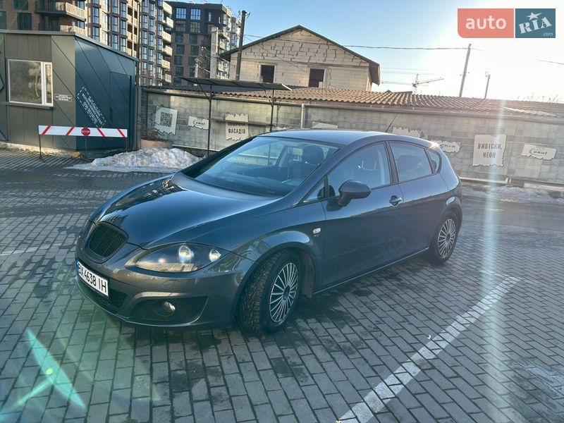 Хэтчбек SEAT Leon 2010 в Виннице