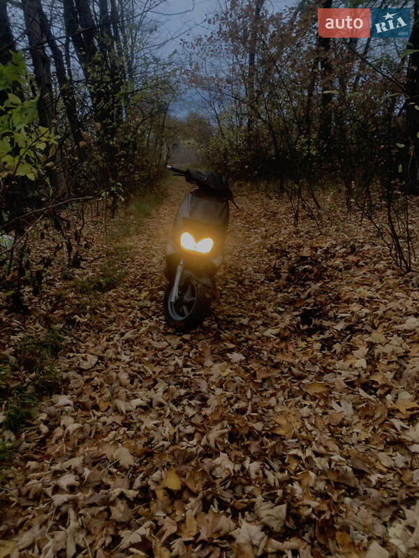 Мотоцикл Туризм Aprilia Leonardo 150 2006 в Черновцах