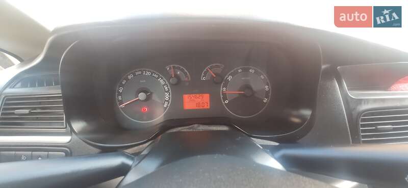 Седан Fiat Linea 2007 в Южном Седан Fiat Linea 2007 в Южном