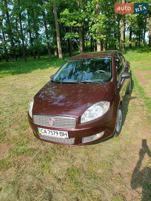 Седан Fiat Linea 2012 в Новомиргороде