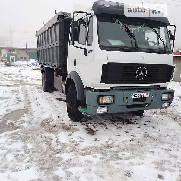 Зерновоз Mercedes-Benz LK-Series 1992 в Хмельницькому Зерновоз Mercedes-Benz LK-Series 1992 в Хмельницькому