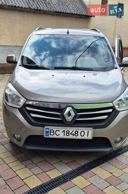 Мінівен Renault Lodgy 2015 в Ужгороді