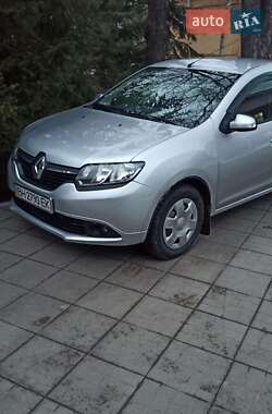 Седан Renault Logan 2013 в Ананьеве