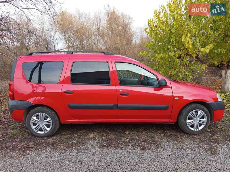 Седан Dacia Logan 2008 в Мукачево