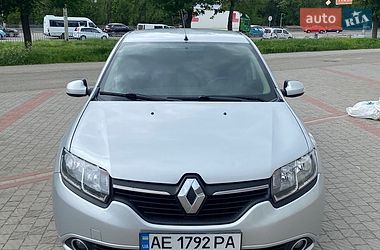 Седан Renault Logan 2013 в Днепре