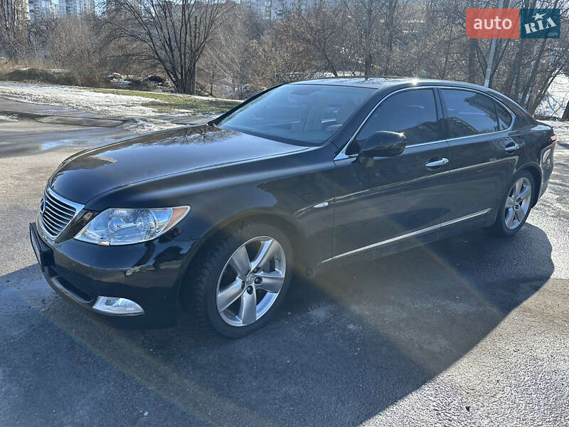 Седан Lexus LS 2008 в Киеве