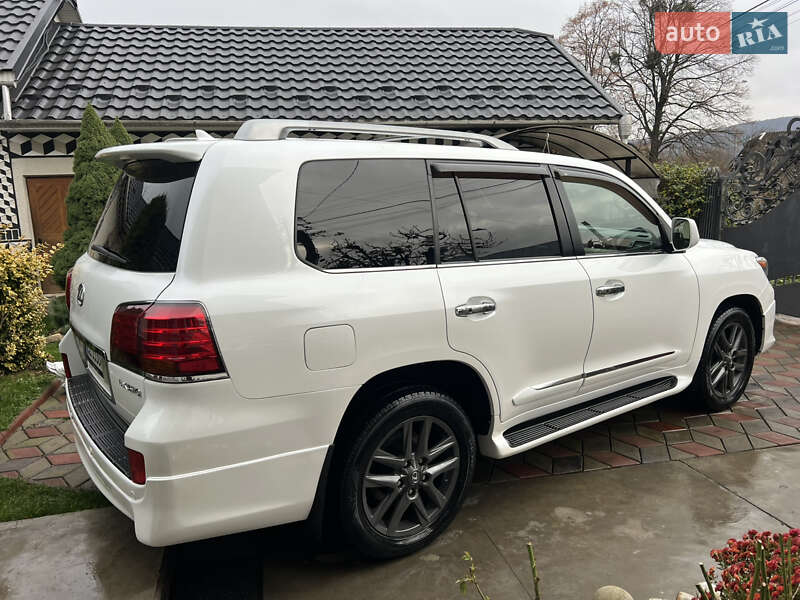 Внедорожник / Кроссовер Lexus LX 2008 в Черновцах