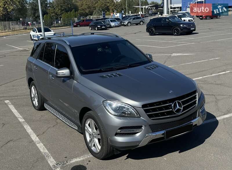 Внедорожник / Кроссовер Mercedes-Benz M-Class 2013 в Днепре Внедорожник / Кроссовер Mercedes-Benz M-Class 2013 в Днепре