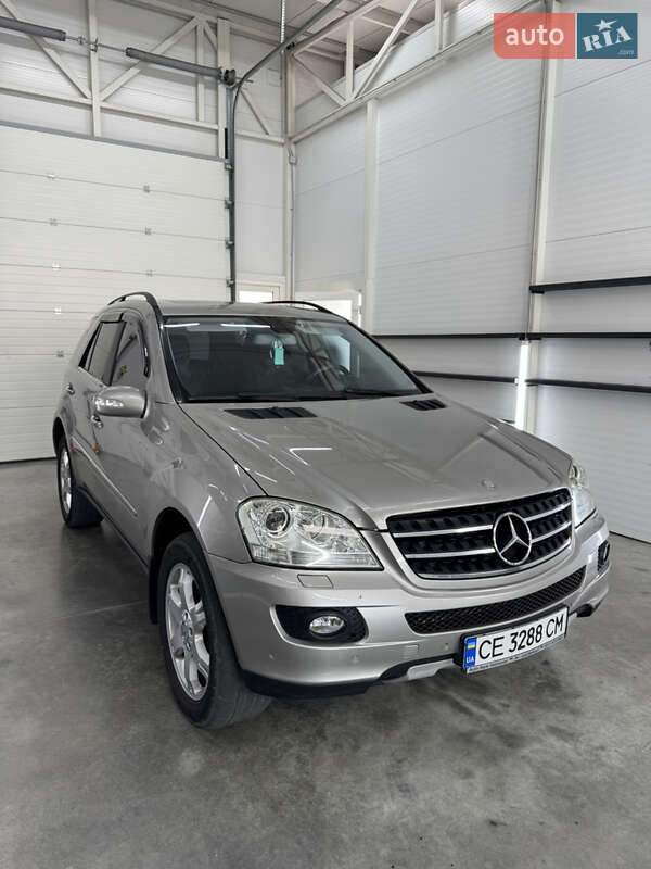 Внедорожник / Кроссовер Mercedes-Benz M-Class 2006 в Глыбокой