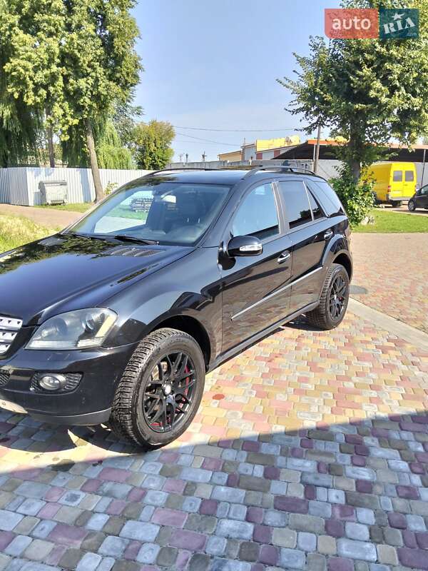 Внедорожник / Кроссовер Mercedes-Benz M-Class 2006 в Костополе