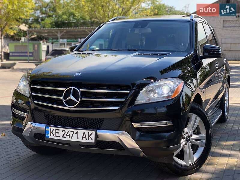 Позашляховик / Кросовер Mercedes-Benz M-Class 2012 в Дніпрі Позашляховик / Кросовер Mercedes-Benz M-Class 2012 в Дніпрі