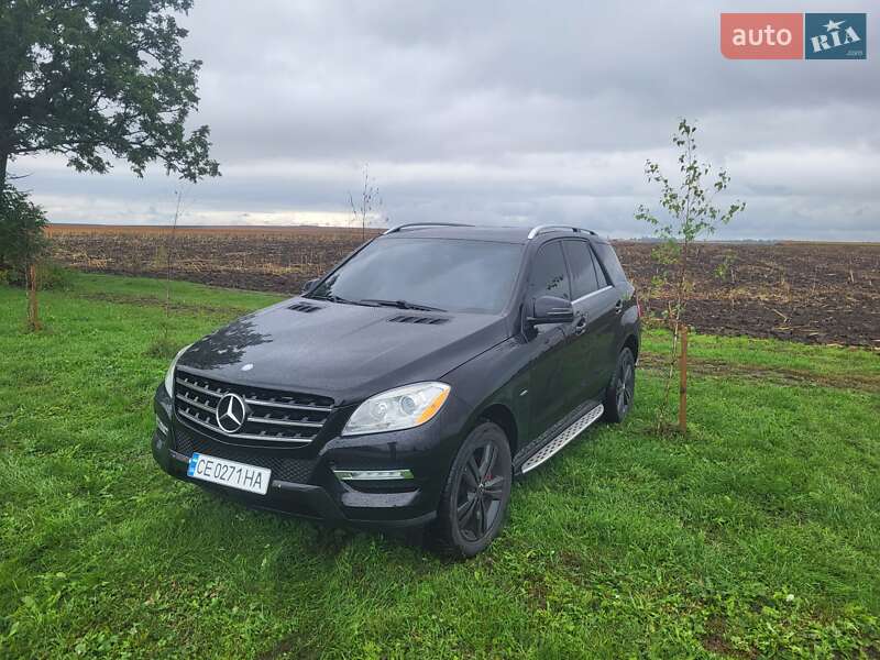 Позашляховик / Кросовер Mercedes-Benz M-Class 2011 в Чернівцях