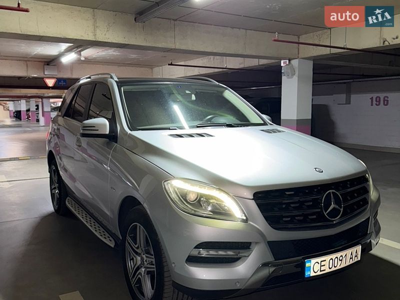Внедорожник / Кроссовер Mercedes-Benz M-Class 2012 в Черновцах