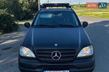 Внедорожник / Кроссовер Mercedes-Benz M-Class 2001 в Соленом