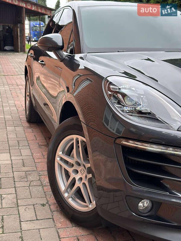 Внедорожник / Кроссовер Porsche Macan 2017 в Киеве