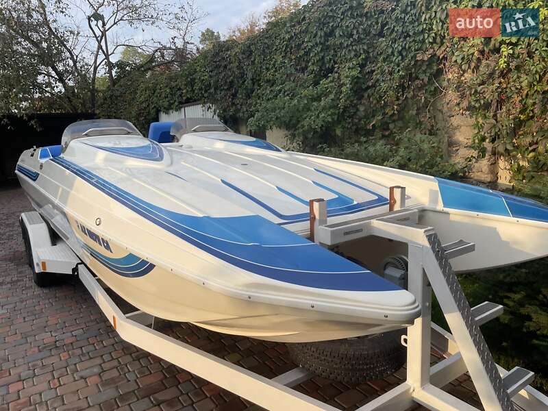 Лодка Mercruiser Magnum 2004 в Киеве Лодка Mercruiser Magnum 2004 в Киеве