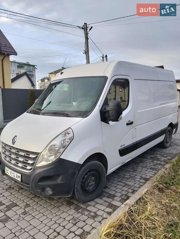 Грузовой фургон Renault Master 2012 в Львове