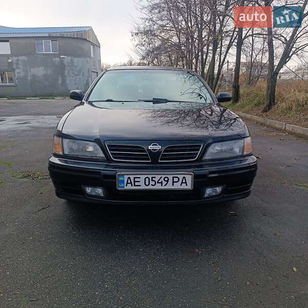 Седан Nissan Maxima 1999 в Запорожье