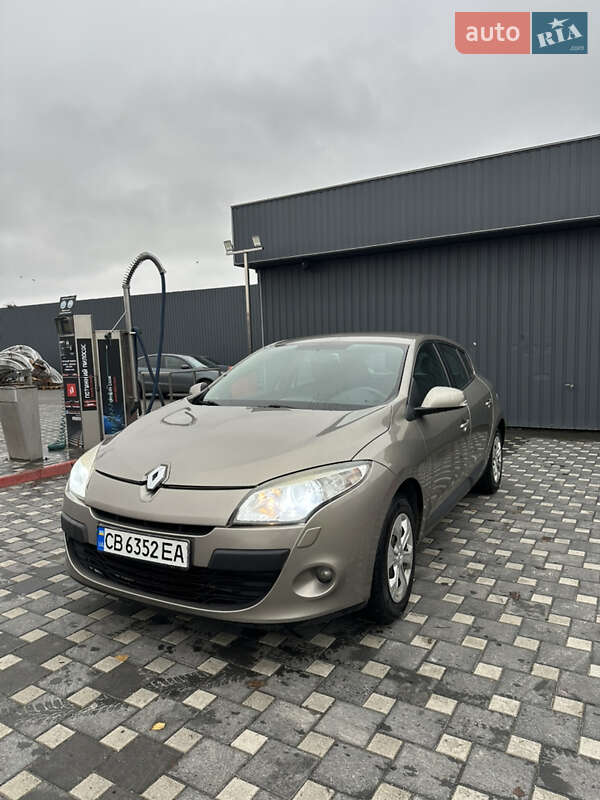 Хетчбек Renault Megane 2010 в Полтаві Хетчбек Renault Megane 2010 в Полтаві